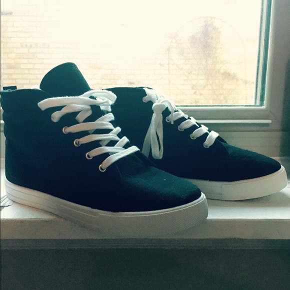 Final Sale 🔮 Black High Top Sneakers