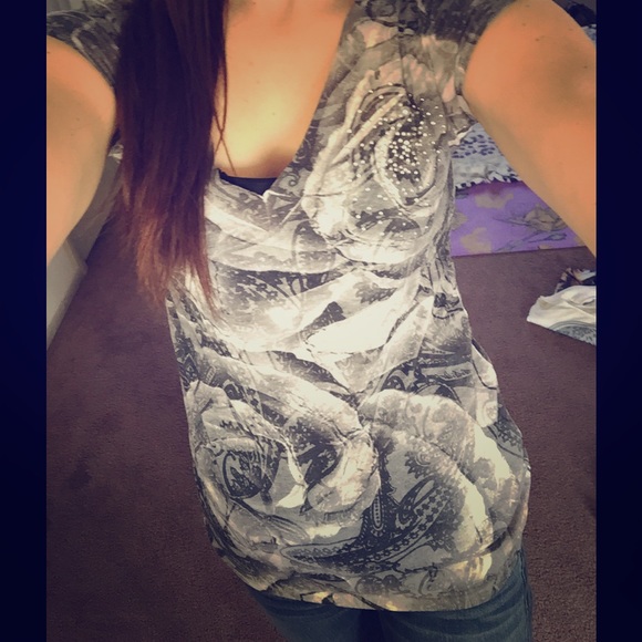 Vanity grey rose v neck