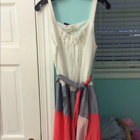 Cute, light-weight dress!  Size L