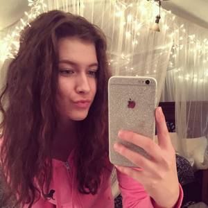 Meet your Posher, Claire