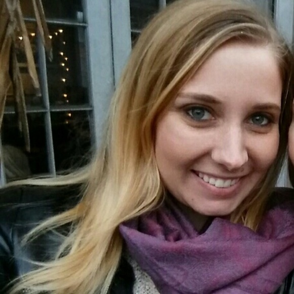 Meet your Posher, Alyssa