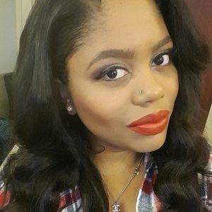 Meet your Posher, Denise