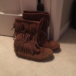 Mudd Fringe Moccasin Boots