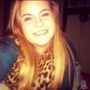 Meet your Posher, Caitlen