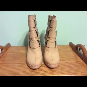 Deena and Ozzy Cream Wedges