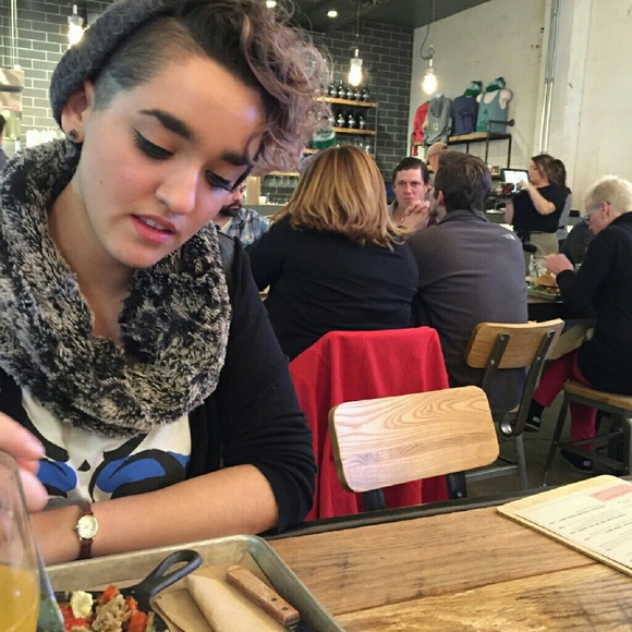 Meet your Posher, Myriam of @MyriadofMischief - Picture 4 of 4