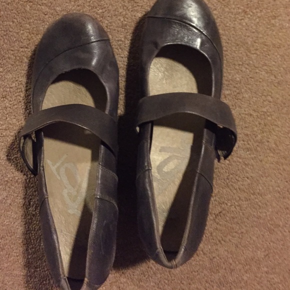 Plum wedge Mary Janes