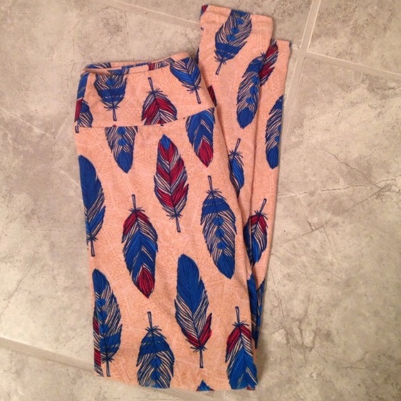 Peach feather LulaRoe OS leggings