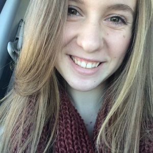 Meet your Posher, Leah