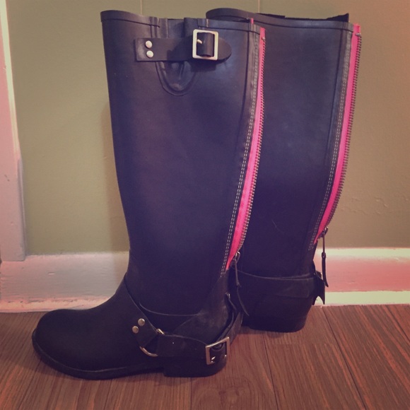 Steve Madden rain boots