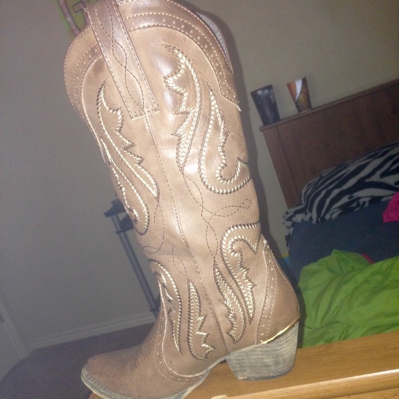 cavenders spring edition boots