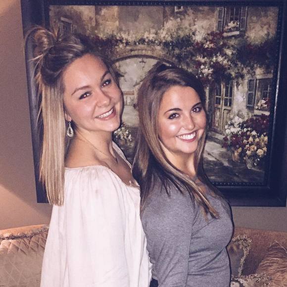 Meet your Posher, Elle - Picture 1 of 1