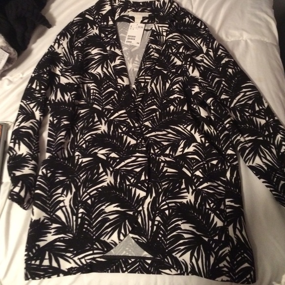 H&M black and white pattered blazer, never worn.
