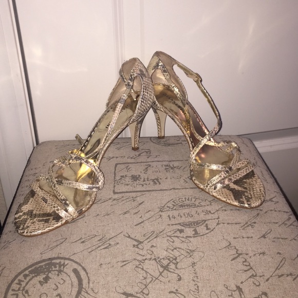 Gianni binni snakeskin heels