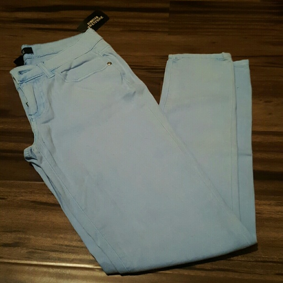 !!!BUNDLED!!! Women's Forever 21 light blue jeans