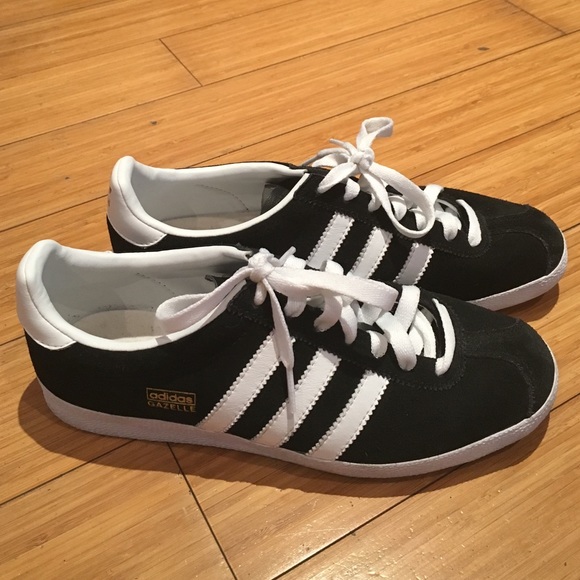 Adidas shoes brand new barely worn