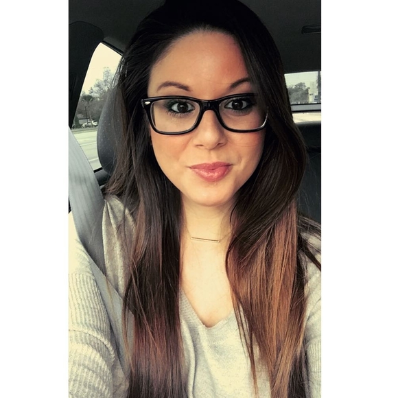 Meet your Posher, Danielle - Picture 1 of 1
