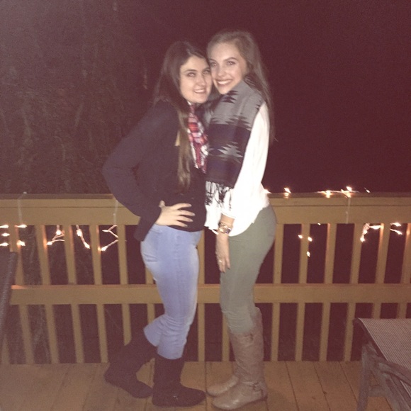 Meet your Posher, Caroline