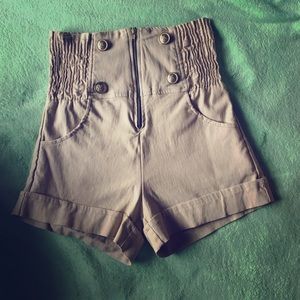 Kahki High Waisted shorts