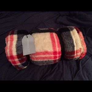 Aeropostale Throw Blanket