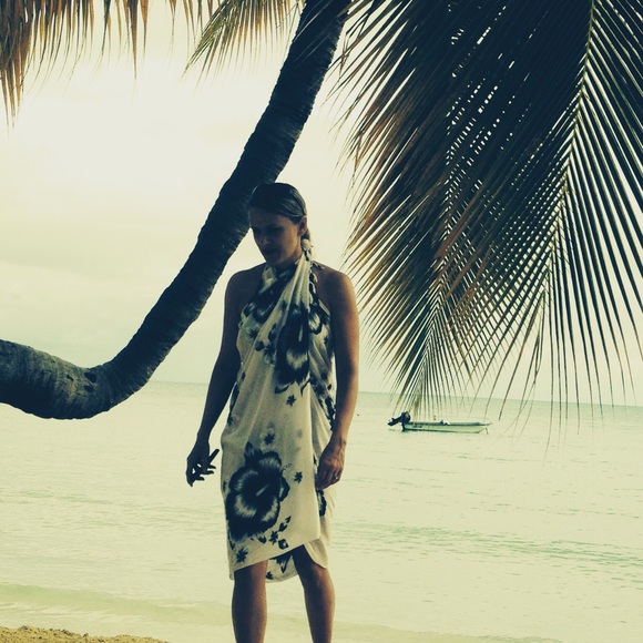 Meet your Posher, Lillian - Picture 3 of 3