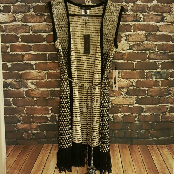 BCBGMaxAzria Sweaters - BCBGMAXAZRIA Sleeveless Cardigan