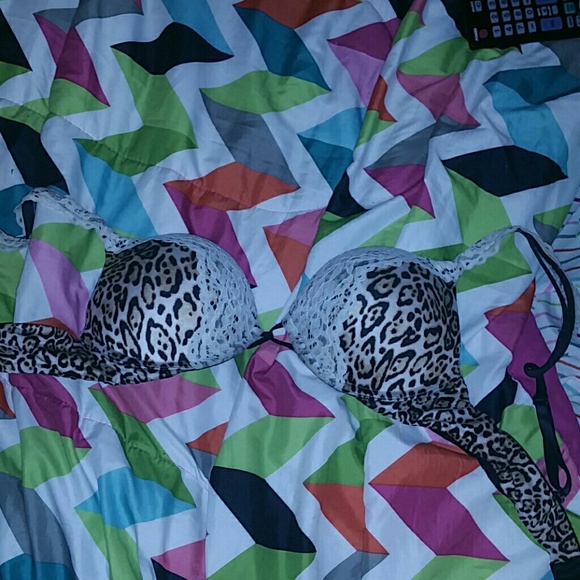 VS leopard print with lace adds 2 cups bombshell