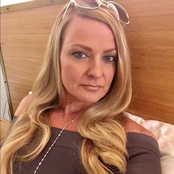 Meet your Posher, Tiffany - Picture 2 of 4