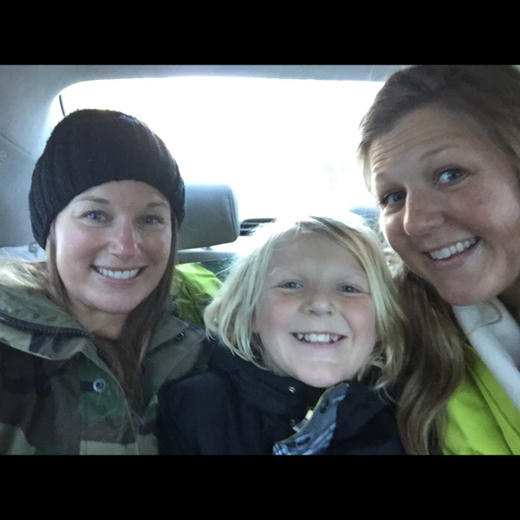 Meet your Posher, Stephanie - Picture 3 of 4