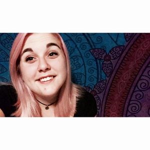 Meet your Posher, Olivia