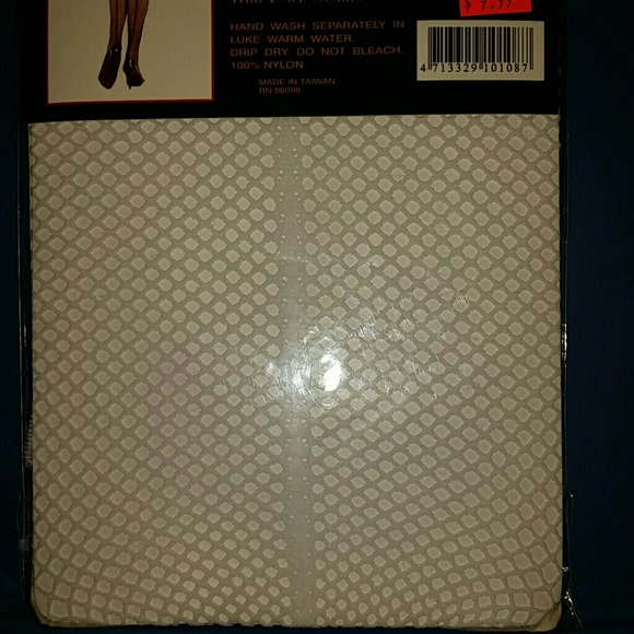 White Fancy Fishnet Pantyhose With Back Seams - Picture 2 of 2