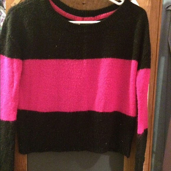 Color block cropped sweater