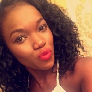 Meet your Posher, Salamatu