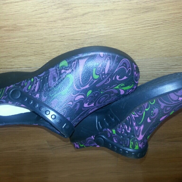 Rubber clogs