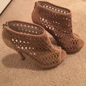 Aldo Tan Heels