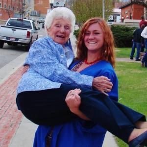 Meet your Posher, Laura