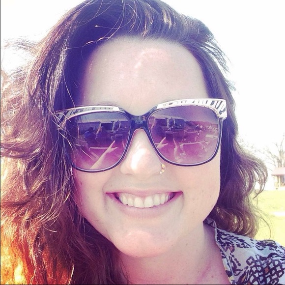 Meet your Posher, Stormy