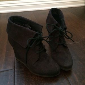 heeled booties