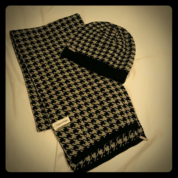 Houndstooth scarf and knit hat set!
