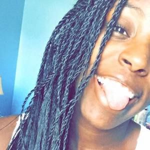 Meet your Posher, Denisha