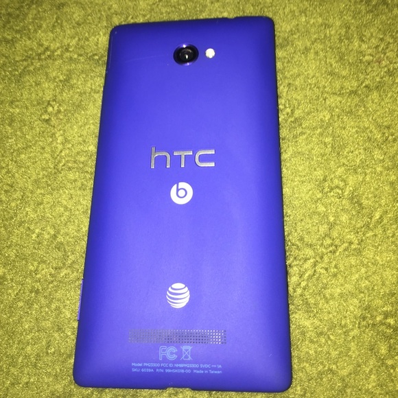 A Att HTC phone. Good condition😄