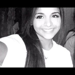 Meet your Posher, Demi