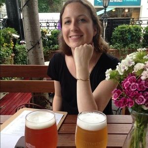 5'6"/ S Tops / M/27/06 Bottoms / 8 Shoe.