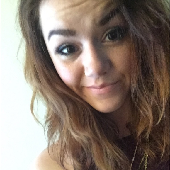 Meet your Posher, Emily