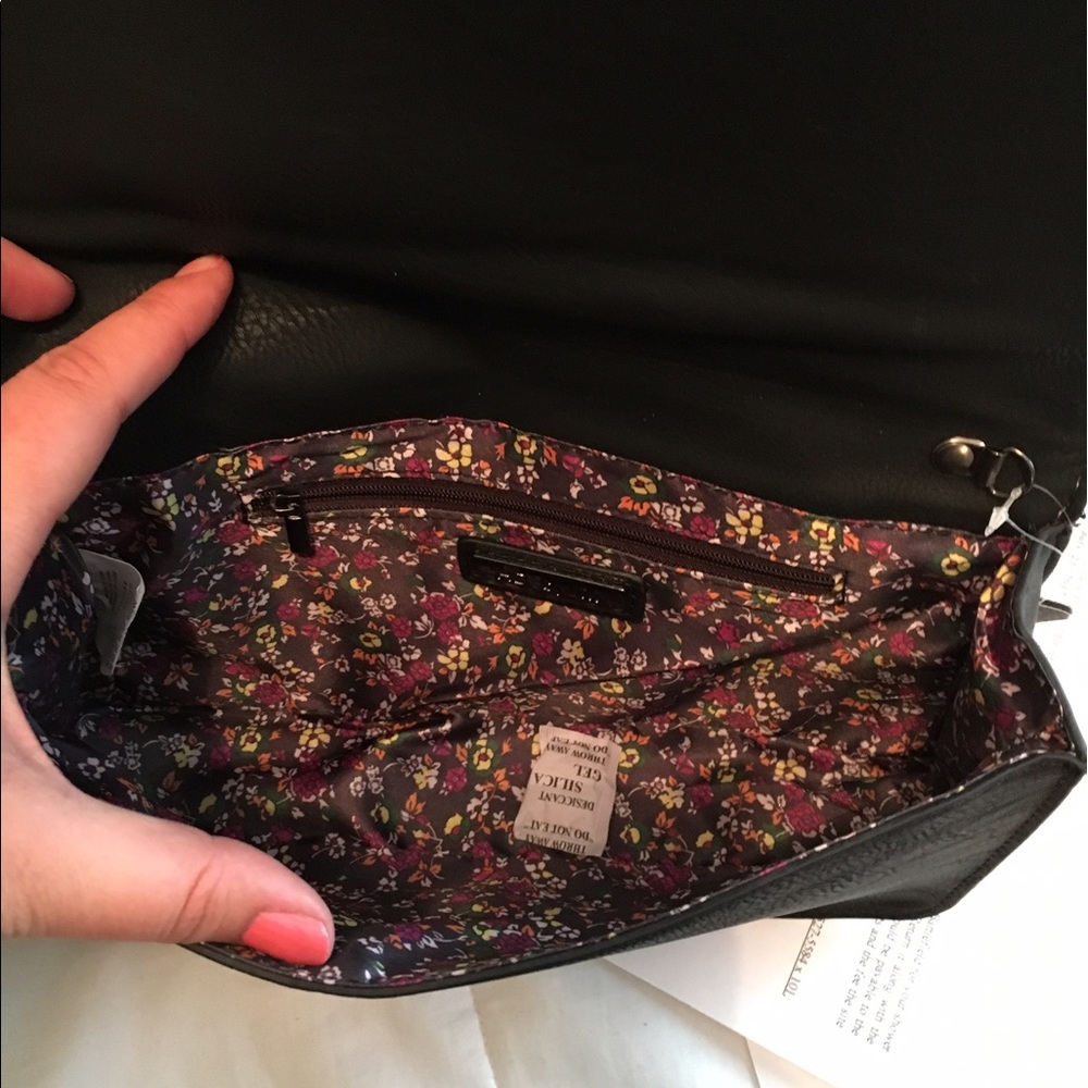 Iridescent lines clutch - Picture 4 of 4