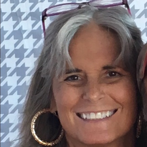 Meet your Posher, Jacqui - Picture 2 of 2