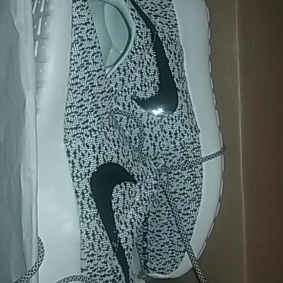 Custom Roshe run Yeezy 350 Oreo mens 8.5