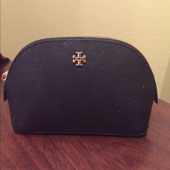 Tory Burch Handbags - Tory Burch Saffiano leather cosmetic case EUC 👛