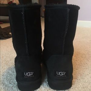 Short Black Uggs size 8