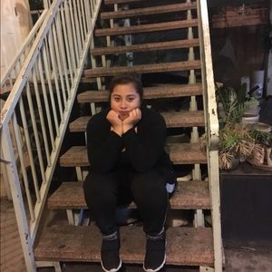 Meet your Posher, Aida